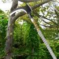 Búa rìu kiêm lưỡi liềm đa năng 2 trong 1 cán thép 60cm