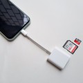 Đầu đọc thẻ nhớ SD,TF (Micro SD) dùng cho điện thoại Iphone, Ipad tiện lợi