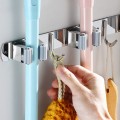 Thanh treo tường đa năng loại 3 móc kèm 2 kẹp chổi cao cấp