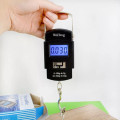 Cân treo điện tử cầm tay mini bỏ có móc treo, màn hình LCD rõ nét