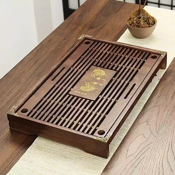 Khay gỗ đựng trà có nẹp đồng vân 4 góc hoạ tiết con cá 