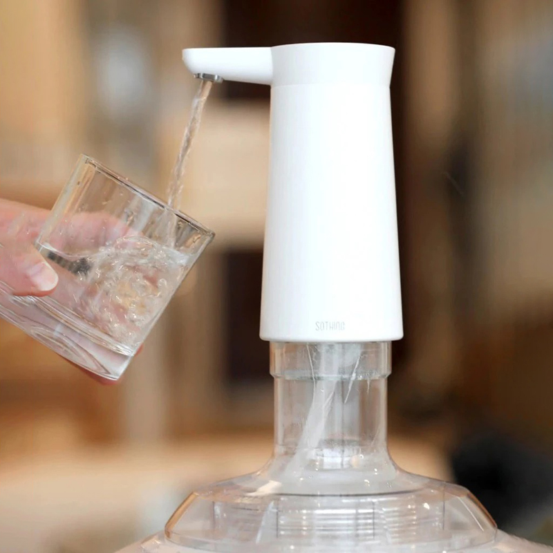 Vòi hút nước thông minh tự động sạc pin tiện dụng