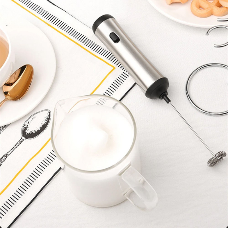 Máy đánh cafe tạo bọt cực dễ, có giá treo tiện lợi