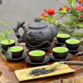 Ấm trà tử sa Bát Tràng đắp nổi hoa sen độc đáo