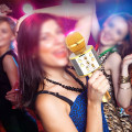  Micro karaoke bluetooth cầm tay không dây siêu đẹp