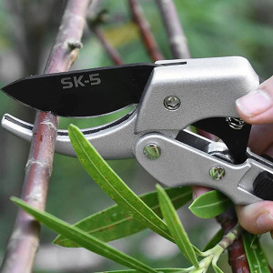 Kéo cắt cành trợ lực lưỡi thép SK5 sắc bén