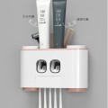 Bộ nhả kem đánh răng tự động 4 cốc dán tường tiện lợi