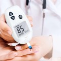 Máy đo đường huyết Sinocare Safe Accu kèm 50 que thử và 50 kim